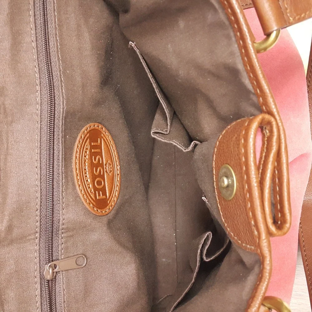 Fossil‎ suede and leather salmon purse